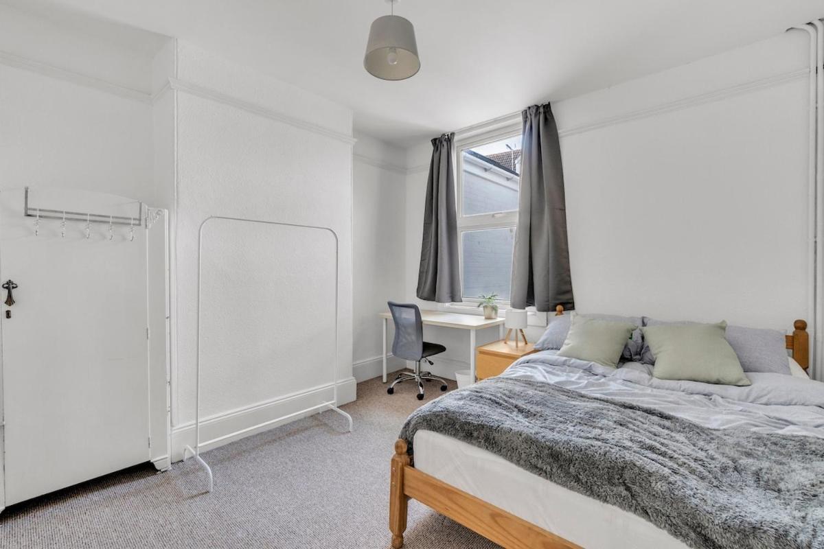 6-bed Townhouse Holiday home Exeter