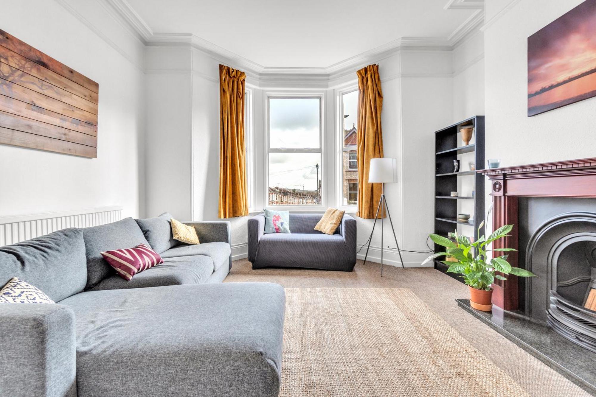6-bed Townhouse Exeter